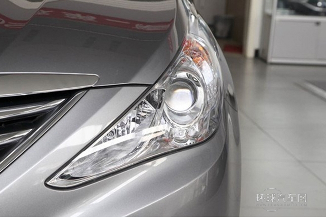 2013款 2.0L 自動領先版