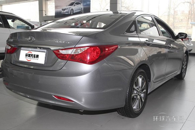 2013款 2.0L 自動領先版