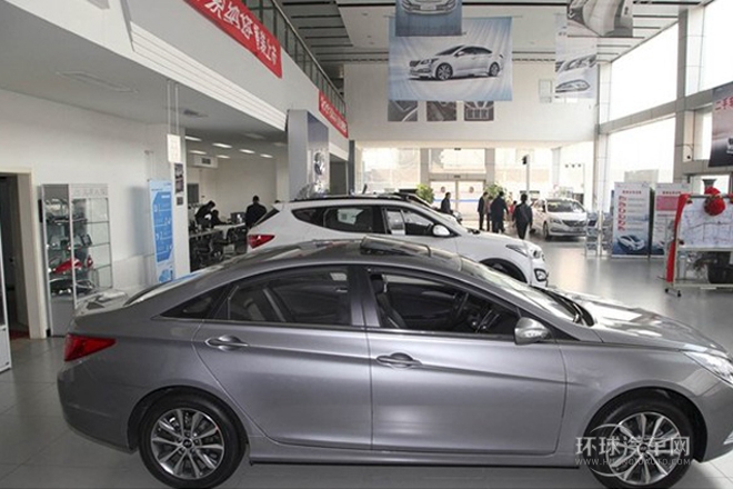 2013款 2.0L 自動領先版