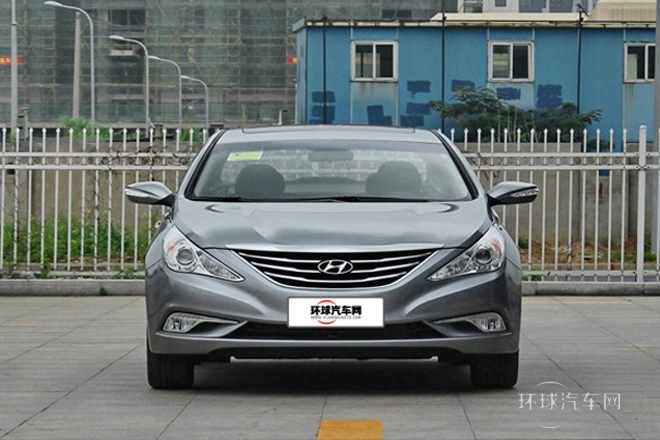 2013款 2.0L 自動領先版