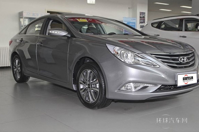 2013款 2.0L 自動領先版