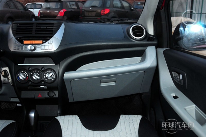 2013款 1.0L 自動豪華型