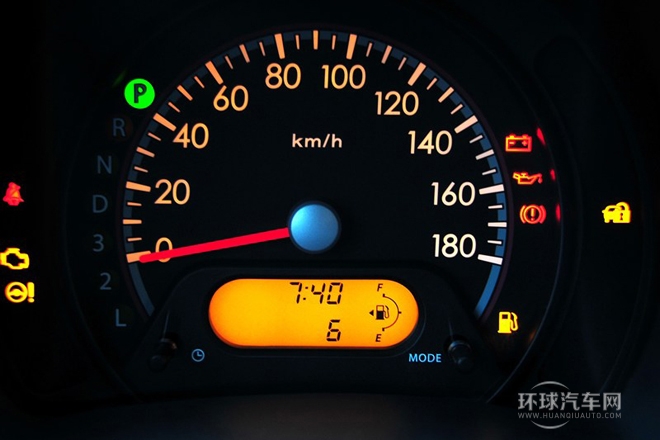 2013款 1.0L 自動(dòng)豪華型