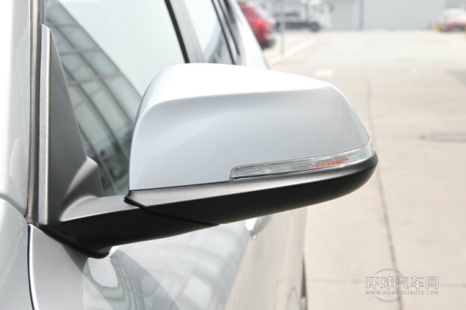 2013款 sDrive20i 運(yùn)動設(shè)計套裝