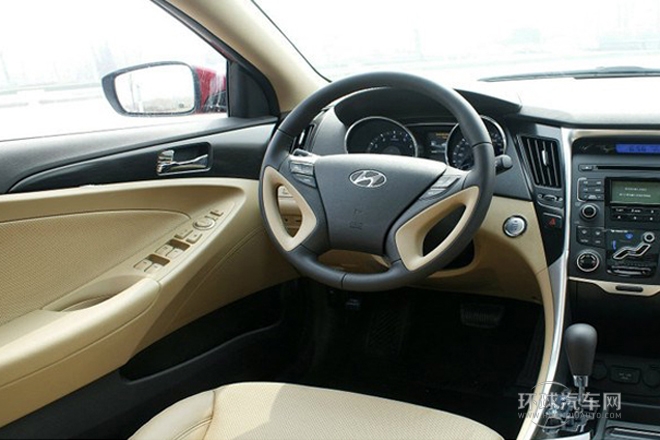 2014款 2.0L 自動豪華版