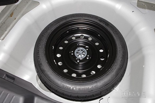 2013款 2.0L 自動尊貴版