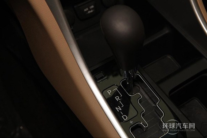 2013款 2.0L 自動尊貴版