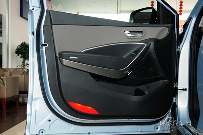 2013款 2.2T 四驅(qū)旗艦版 7座