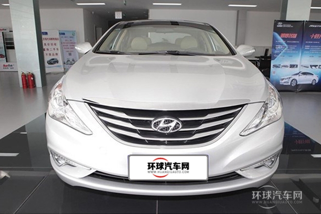 2013款 2.0L 自動尊貴版