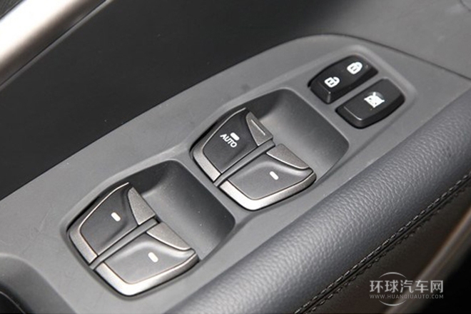 2013款 2.2T 四驅(qū)尊享版 7座