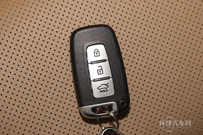 2013款 2.0L 自動頂級版