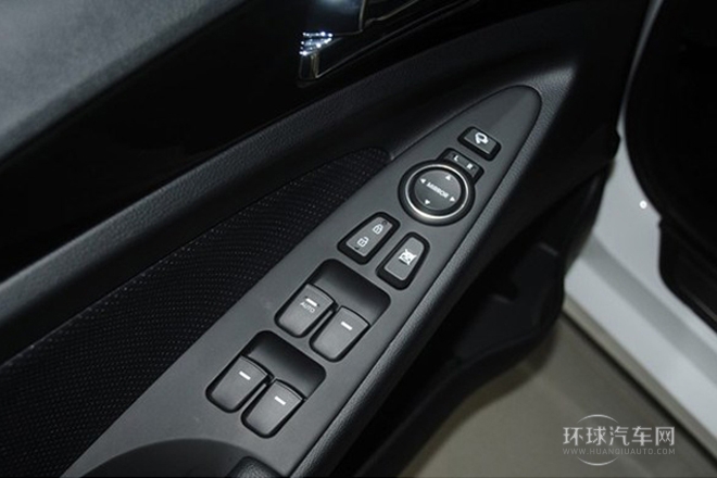 2013款 2.4L 自動(dòng)領(lǐng)先版 國IV