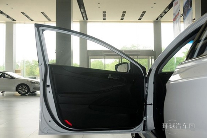 2013款 2.4L 自動領先版 國IV