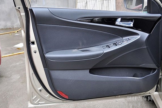 2013款 2.4L 自動尊貴版 國IV