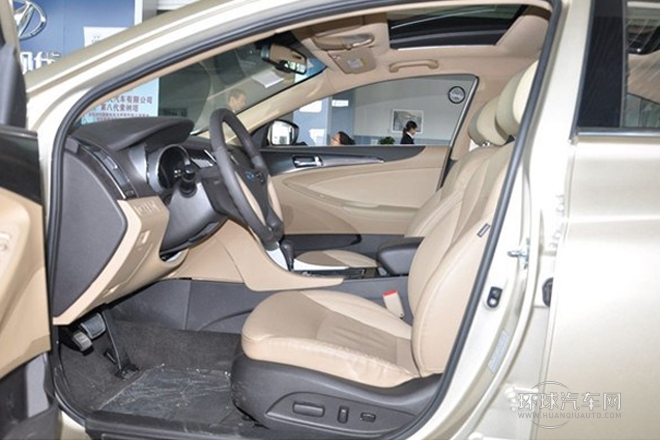 2013款 2.4L 自動尊貴版 國IV