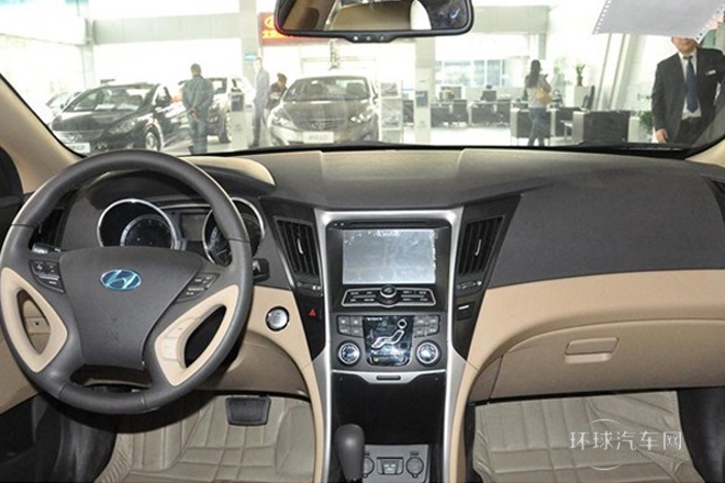 2013款 2.4L 自動尊貴版 國IV