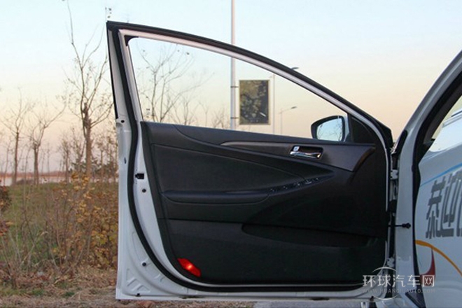 2013款 2.4L 自動頂級版 國IV