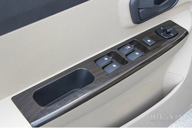 2013款 1.5L豪華型L2B