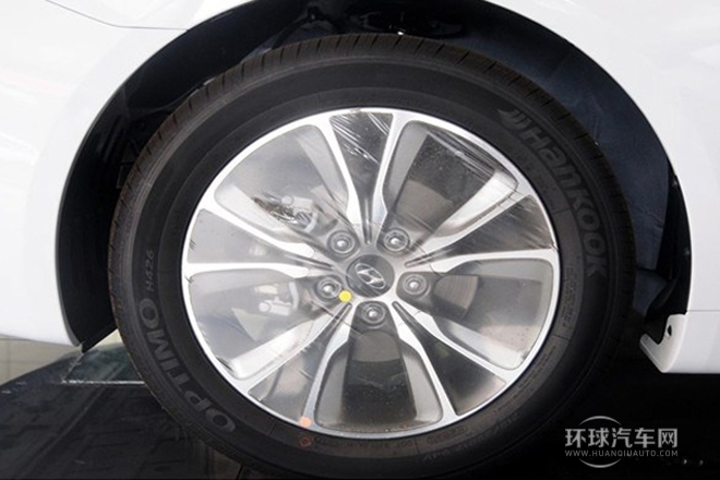 2013款 2.4L 自動領先版 國V