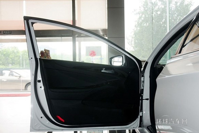 2013款 2.4L 自動領先版 國V