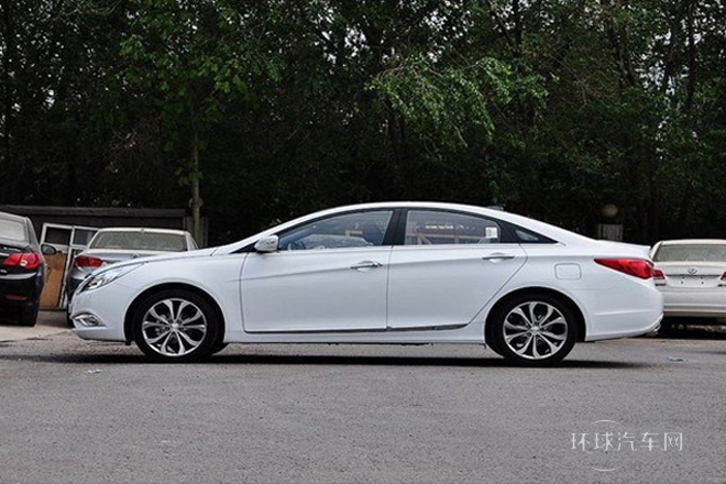 2013款 2.4L 自動尊貴版 國V