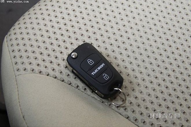 2013款 2.0L 手動兩驅舒適型