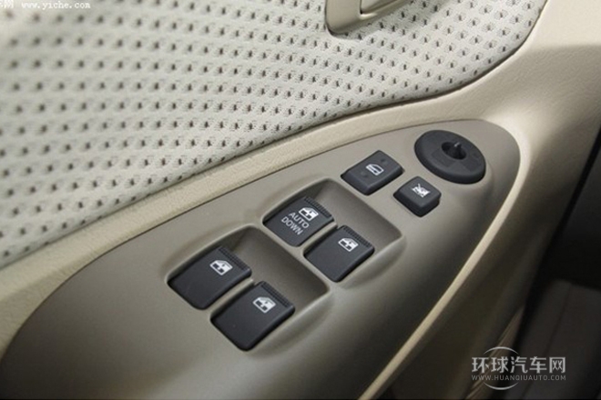 2013款 2.0L 手動兩驅舒適型