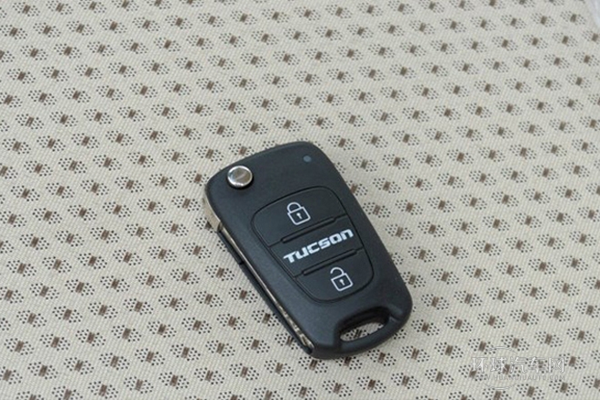 2013款 2.0L 手動兩驅時尚型