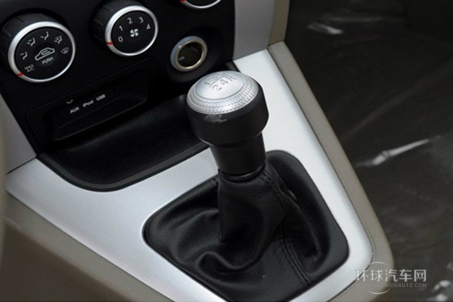 2013款 2.0L 手動(dòng)兩驅(qū)時(shí)尚型