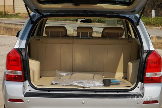 2013款 2.0L 自動兩驅舒適型