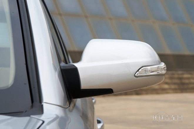 2013款 2.0L 自動兩驅舒適型