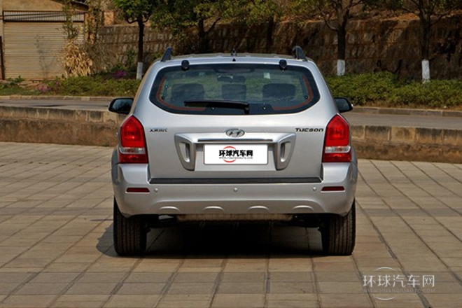 2013款 2.0L 自動兩驅舒適型