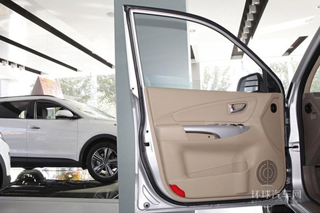 2013款 2.0L 手動四驅尊貴型