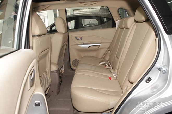 2013款 2.0L 手動(dòng)四驅(qū)尊貴型