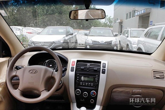 2013款 2.0L 手動四驅尊貴型