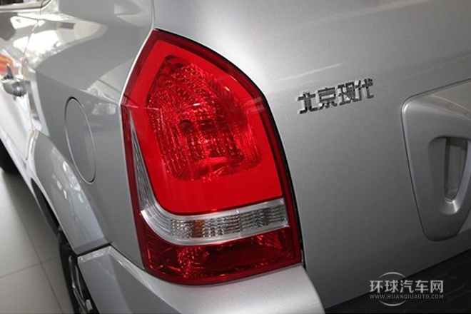 2013款 2.0L 手動四驅尊貴型