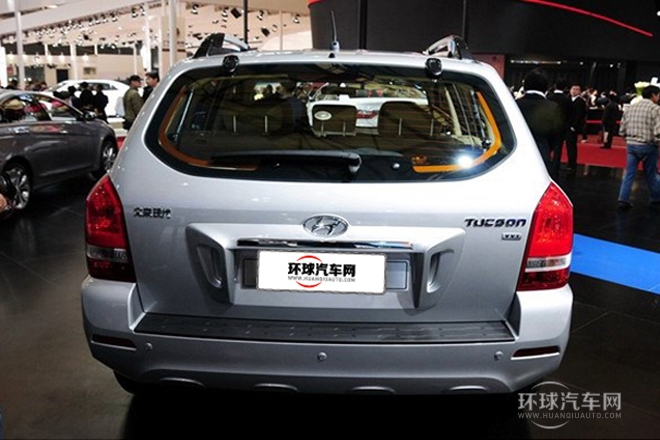 2013款 2.0L 手動四驅尊貴型