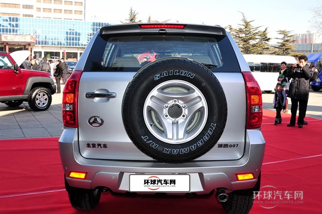 2011款 2.4L 兩驅(qū)運(yùn)動(dòng)豪華版