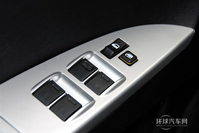 2011款 2.0L 兩驅(qū)都市豪華版