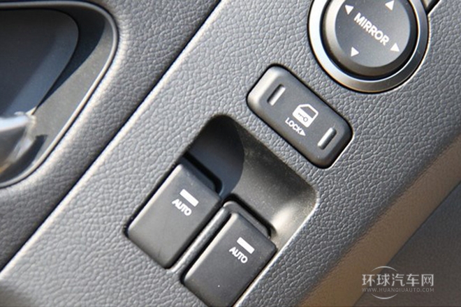 2012款 2.0T 自動Brembo版