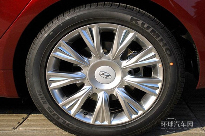 2012款 3.3L GDI尊貴版