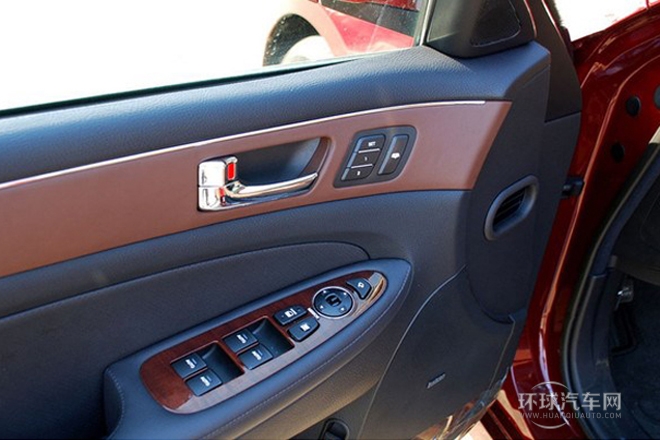 2012款 3.3L GDI尊貴版