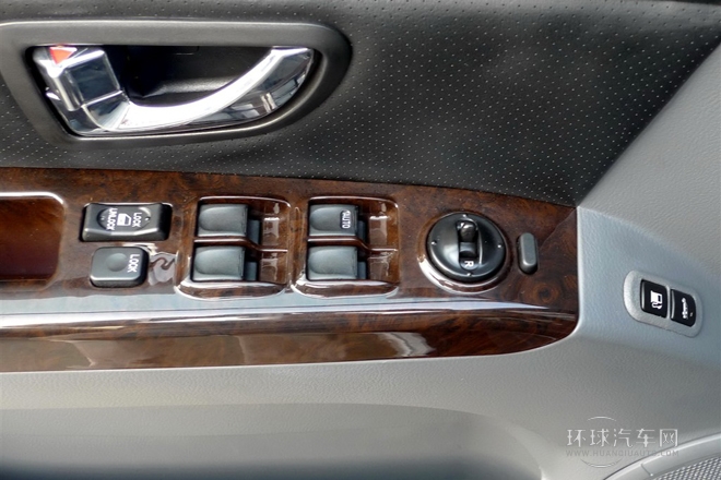 2011款 2.0L 手動兩驅舒適型