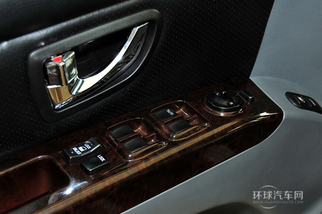 2011款 2.4L 自動四驅(qū)舒適型