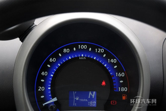 2013款 1.0L AMT 鉉酷型