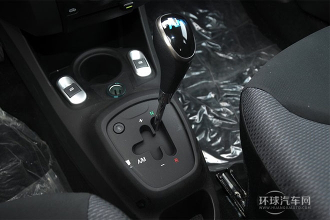 2013款 1.0L AMT 鉉酷型