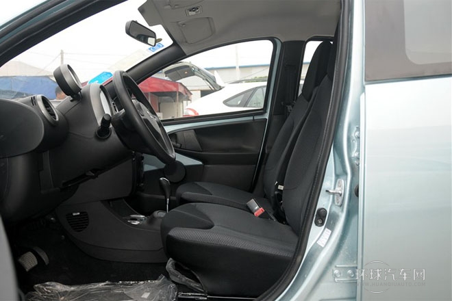 2013款 1.0L AMT 鉉酷型