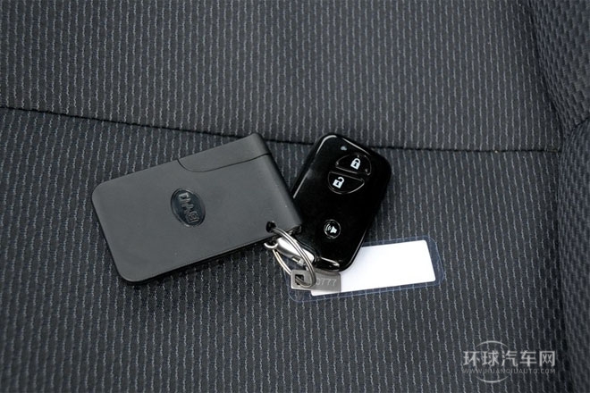 2013款 1.0L AMT 鉉酷型