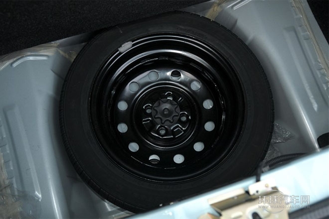 2013款 1.0L AMT 鉉酷型