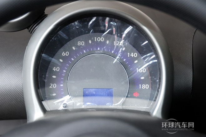 2013款 1.0L AMT 悅酷型